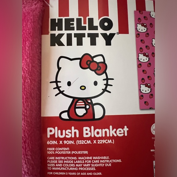 Hello Kitty Plush Blanket - Picture 5 of 9